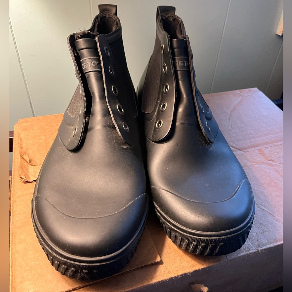 Tretorn water resistant shoes, men’s 11